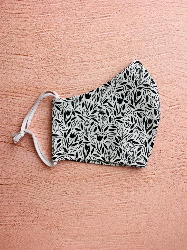 POPOMA Face Mask Winter, Design: White and Black Flowers