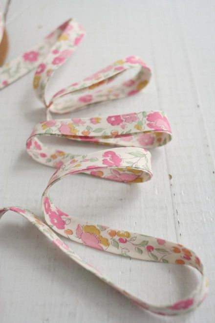 Double Fold Bias Tape 1/2" in Pink Floral Liberty Cotton