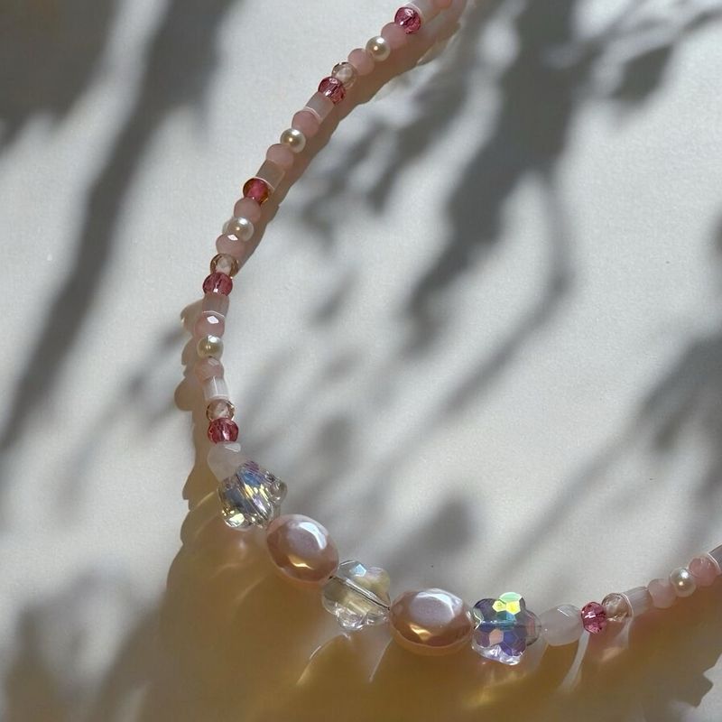 Sweet Glimmer II - Luminous Glass Necklace