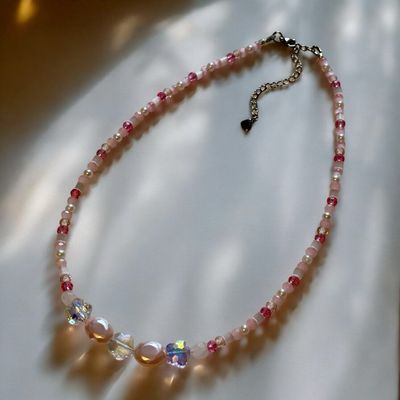 Sweet Glimmer II - Luminous Glass Necklace