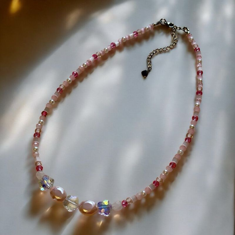 Sweet Glimmer II - Luminous Glass Necklace