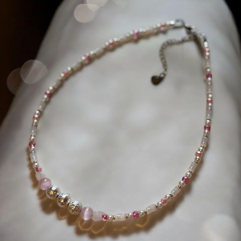 Sweet Glimmer III - Luminous Glass Necklace