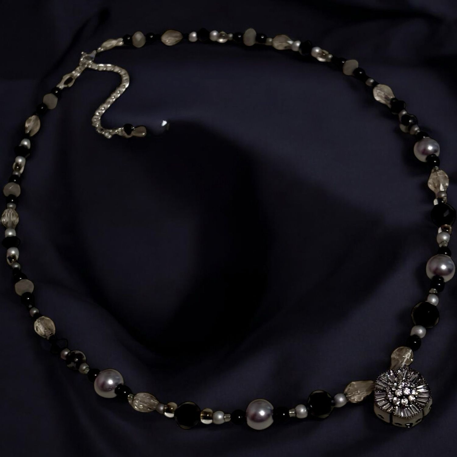 Midnight Petal I - Luminous Glass Necklace