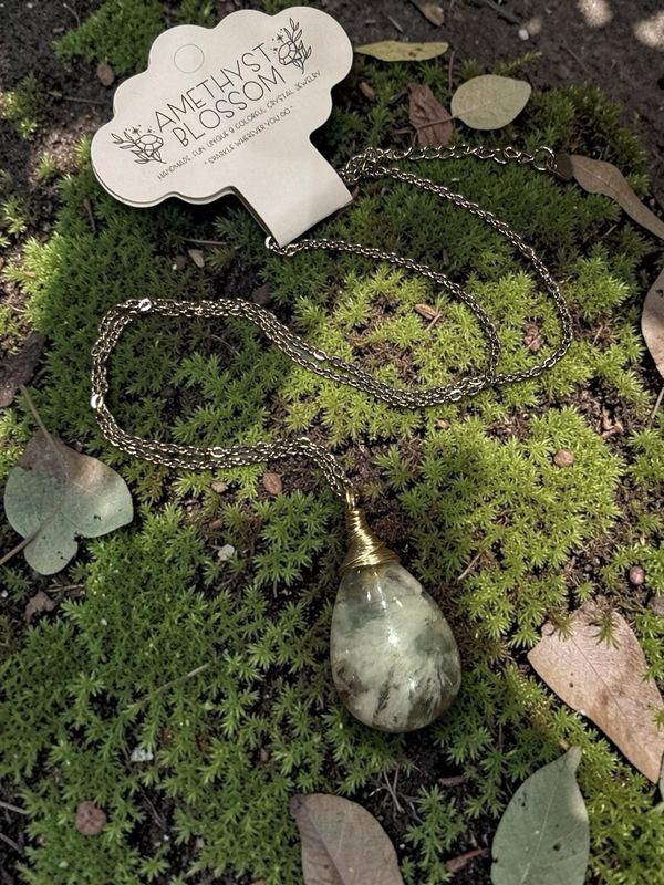 Feather Fluorite Drop Pendant Necklace – Copper Wire Wrapped Natural Crystal Feather Fluorite Drop Pendant Necklace – Copper Wire Wrapped Natural Crystal