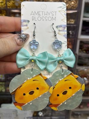 Winnie the Pooh Peekaboo Bow Earrings