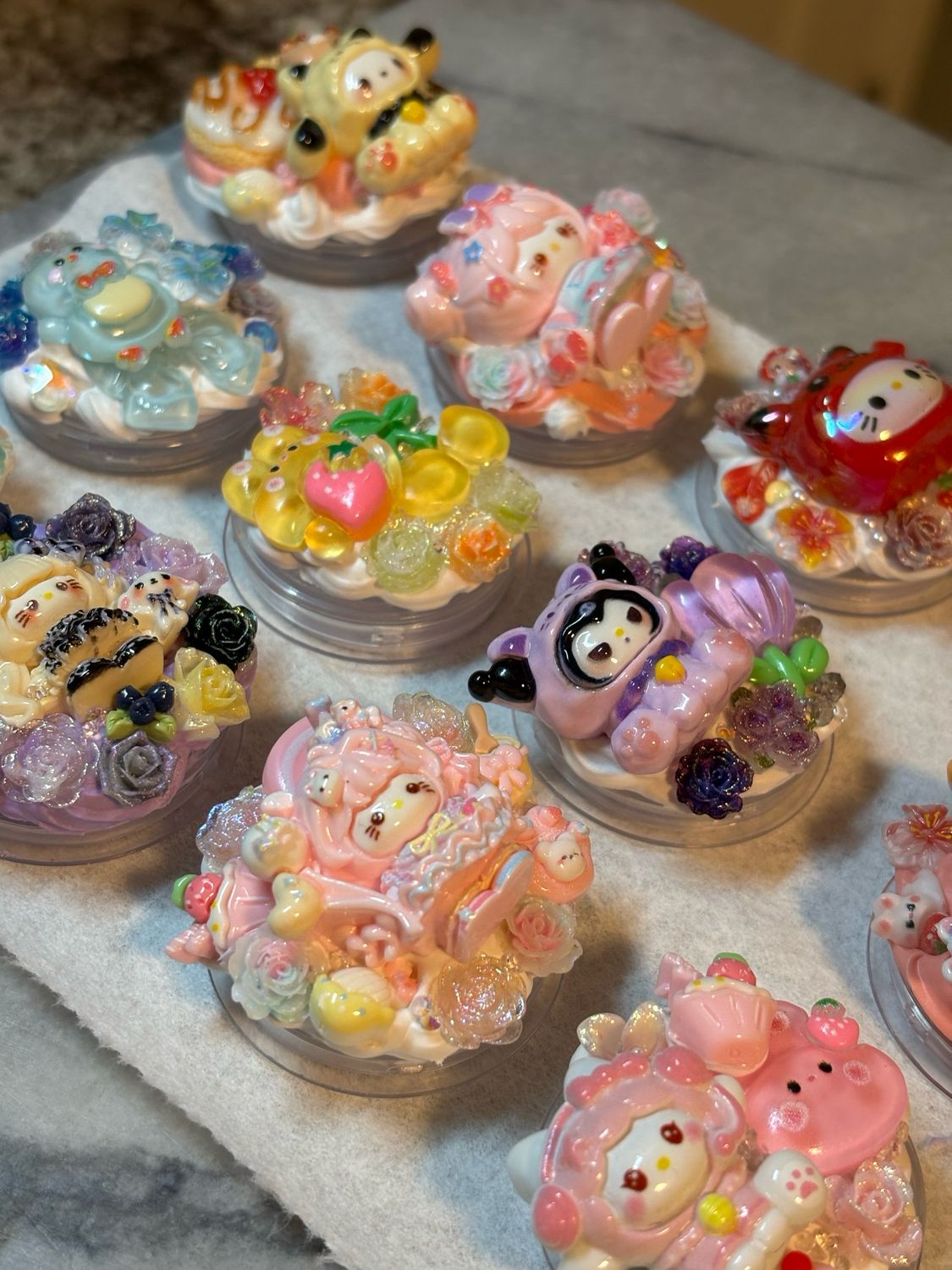 Hand Piped Decoden Cream Glue Phone Holder