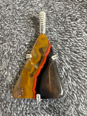 Kentucky Agate Triangle In Sterling Silver