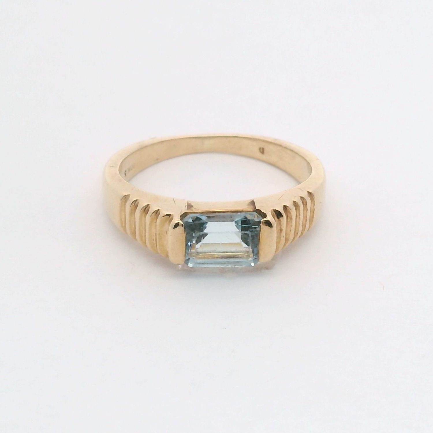 10KY Topaz Ring