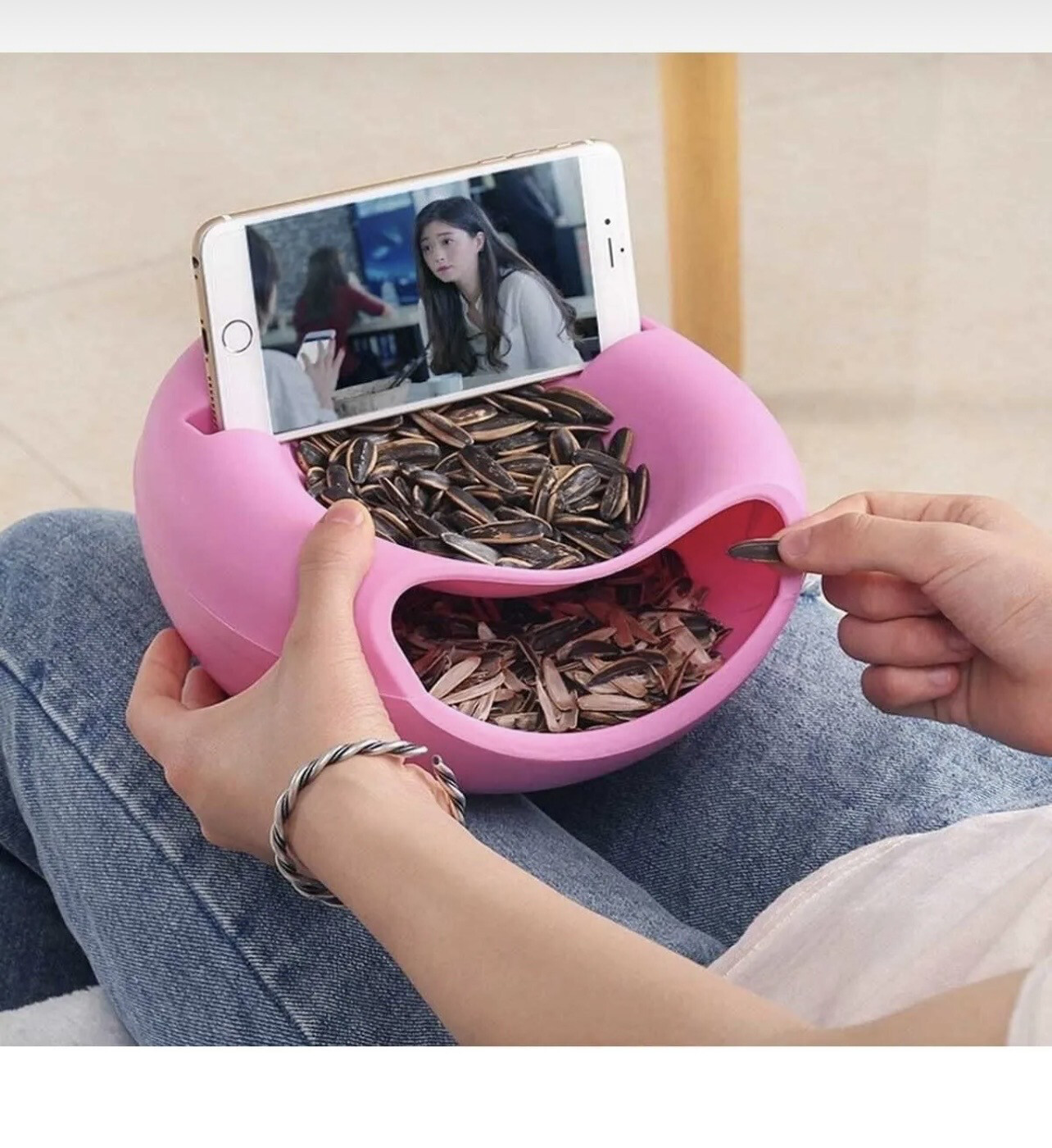 Telefon Standli Kuruyemis Çerez Kasesi Tabagi
Pratik Çerezlik Keyif Kabuk Hazneli Çerezlik