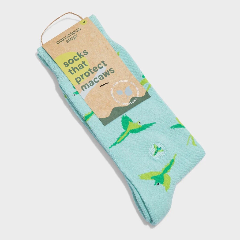 Socks that Protect Macaws med