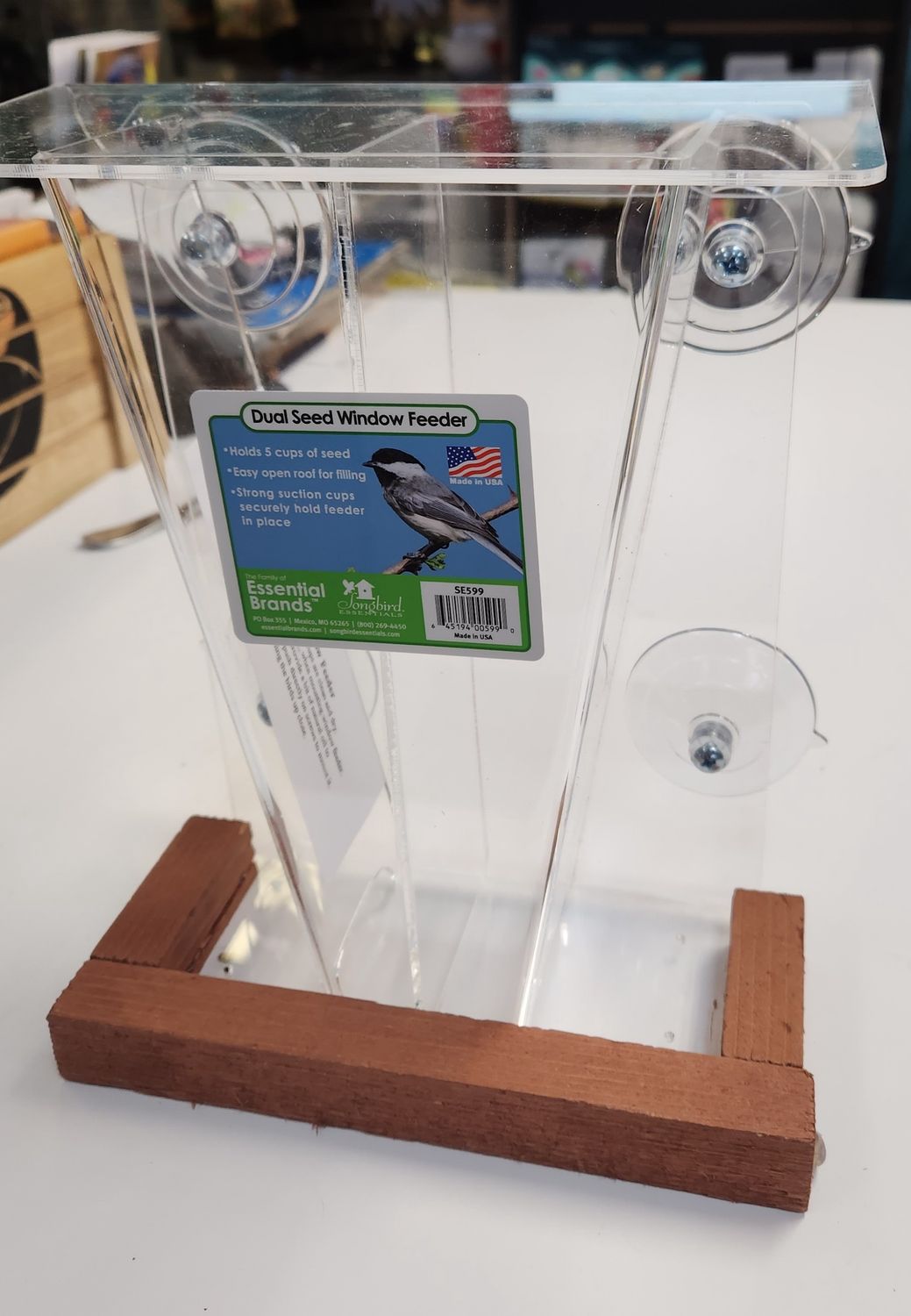 Dual Window Feeder