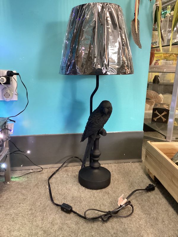 Black Parrot Lamp