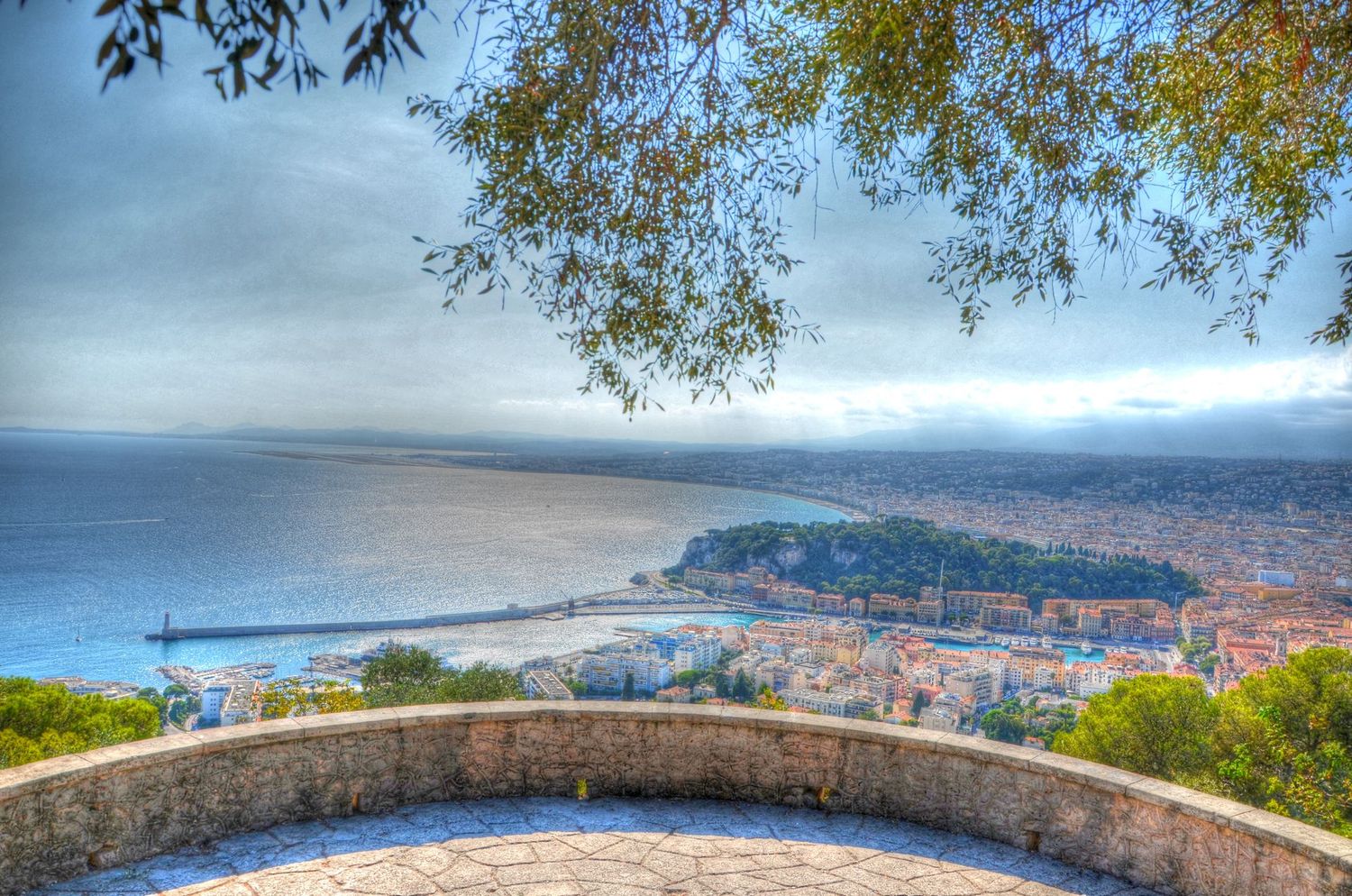 Balcon sur la baie des anges
