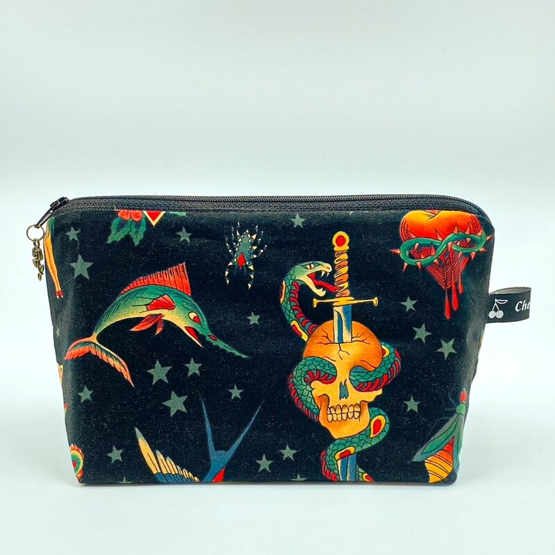PETITE TROUSSE DE TOILETTE "TATTOO AMOR NOIR"