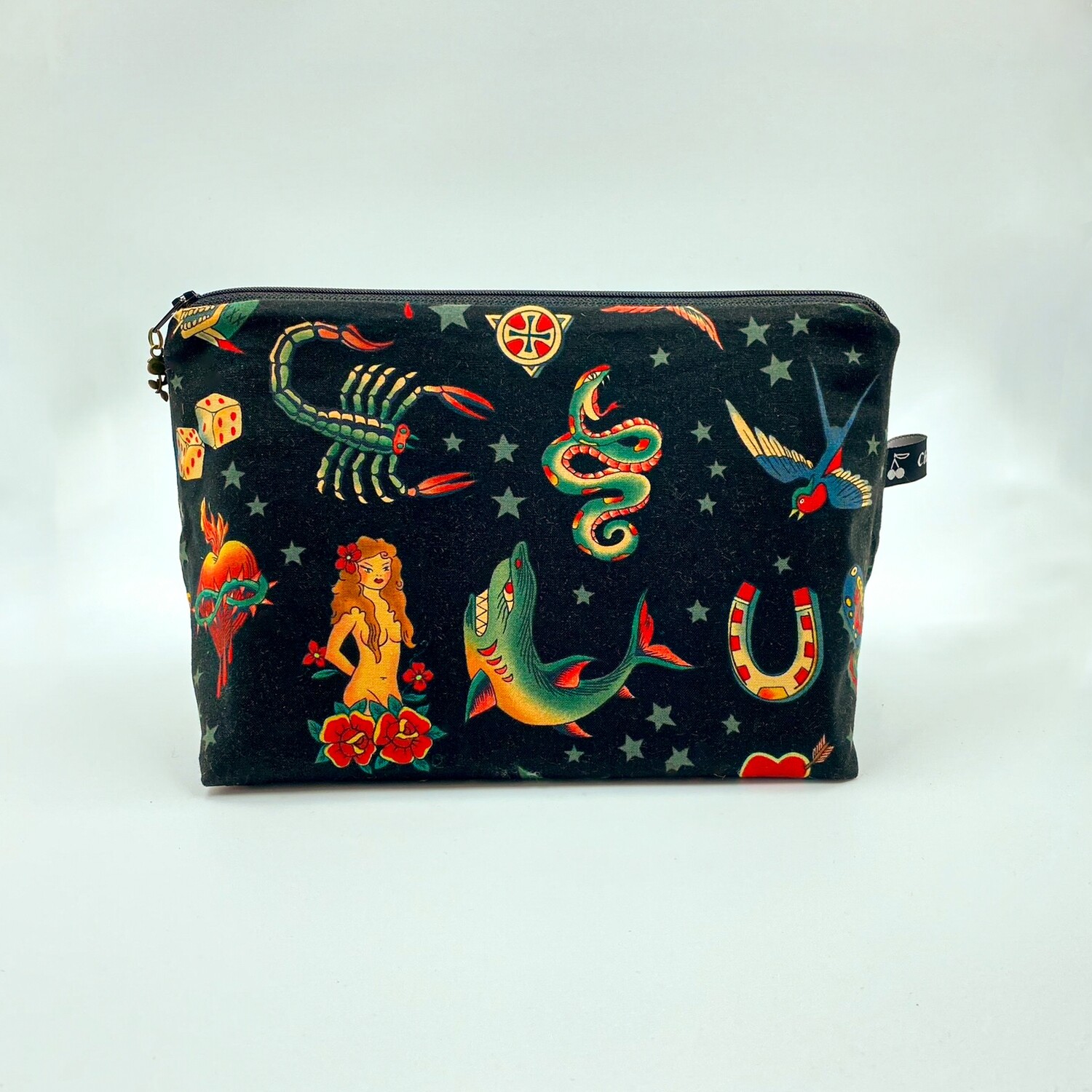 MOYENNE TROUSSE DE TOILETTE "TATTOO AMOR NOIR"