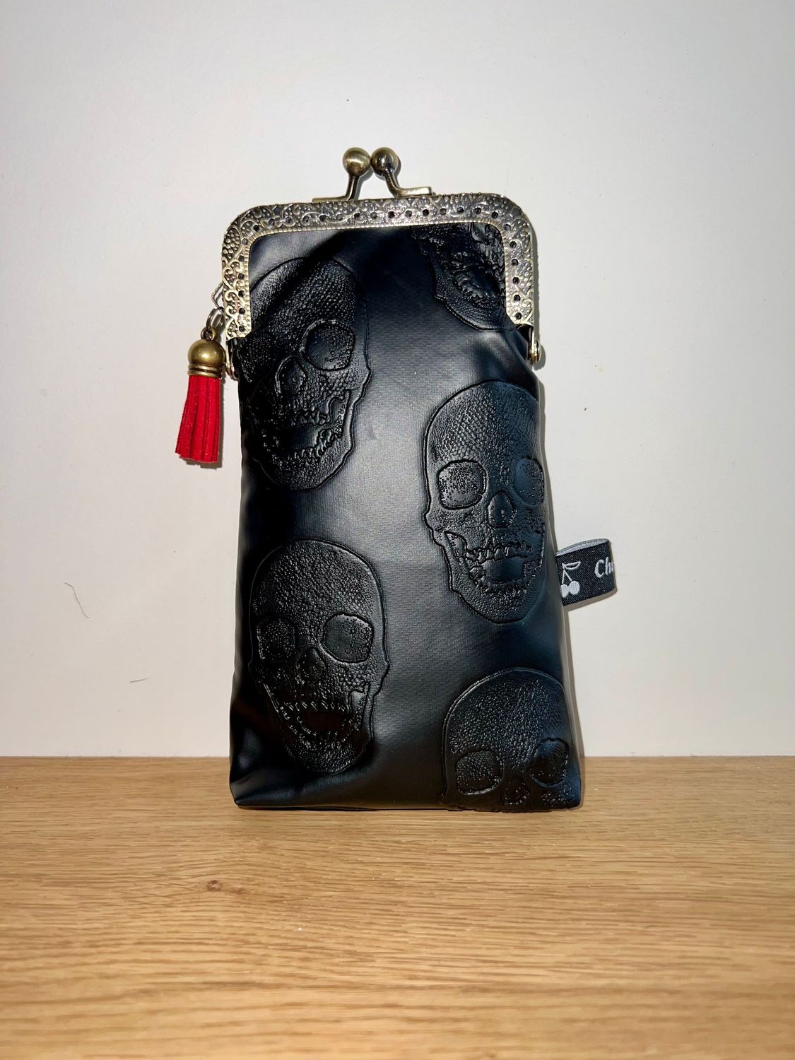 ETUI A LUNETTES VINTAGE "TETE DE MORT NOIR"