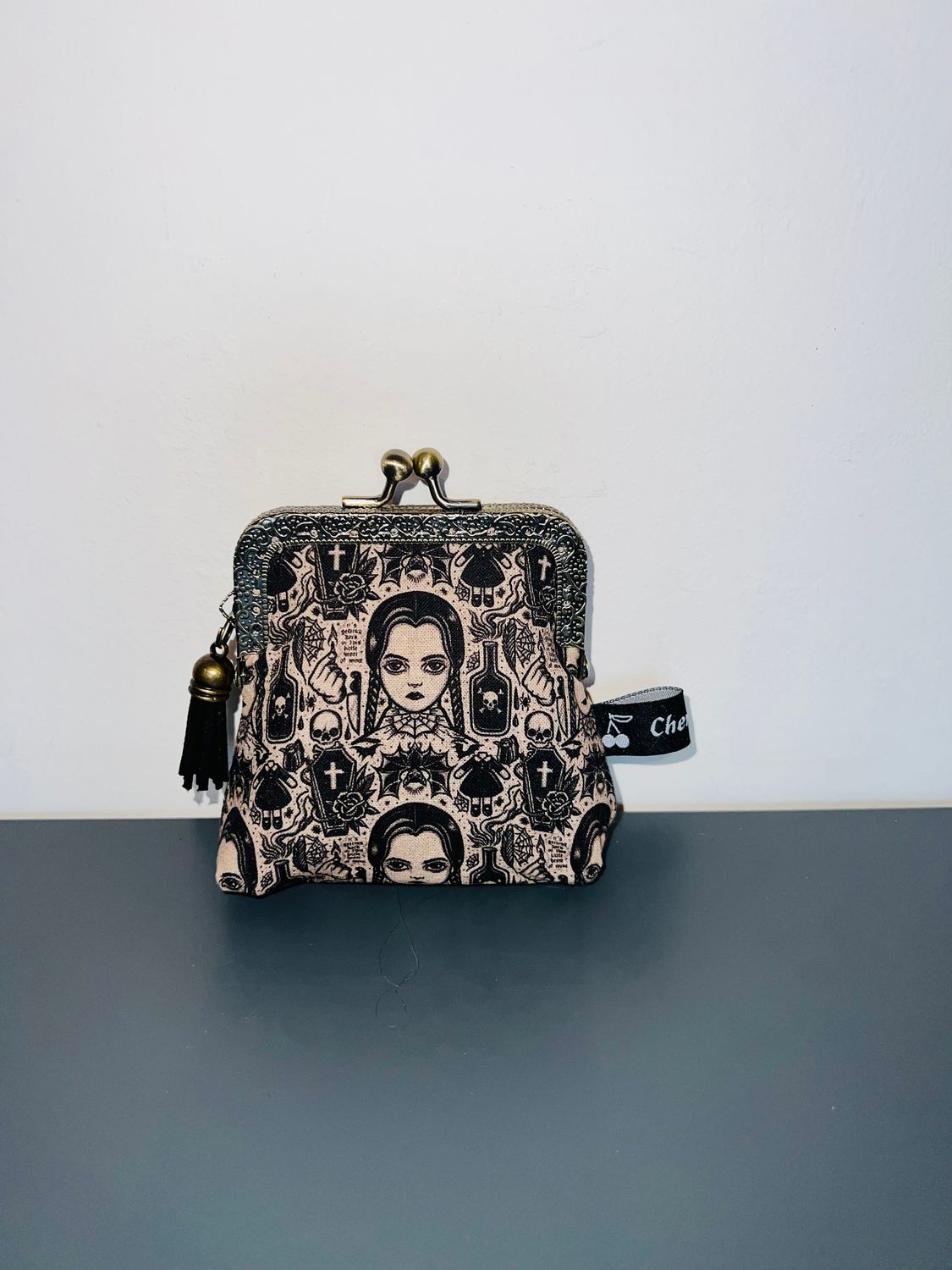 ​PORTE MONNAIE VINTAGE "WEDNESDAY 2"