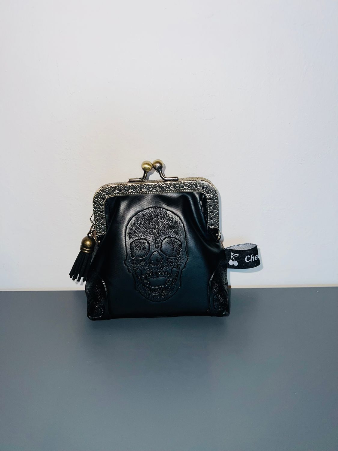 ​PORTE MONNAIE VINTAGE "TETE DE MORT NOIR"