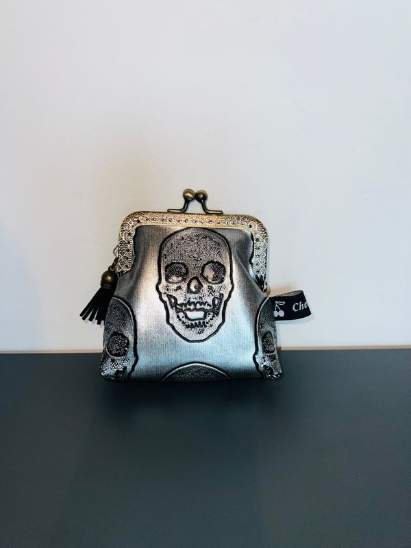 ​PORTE MONNAIE VINTAGE "TETE DE MORT GRIS"