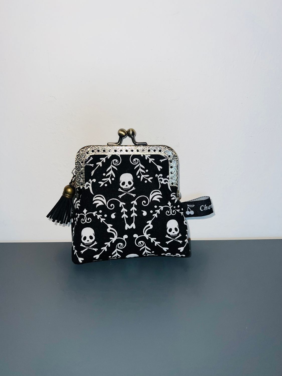 ​PORTE MONNAIE VINTAGE "TÊTE DE MORT BAROQUE"