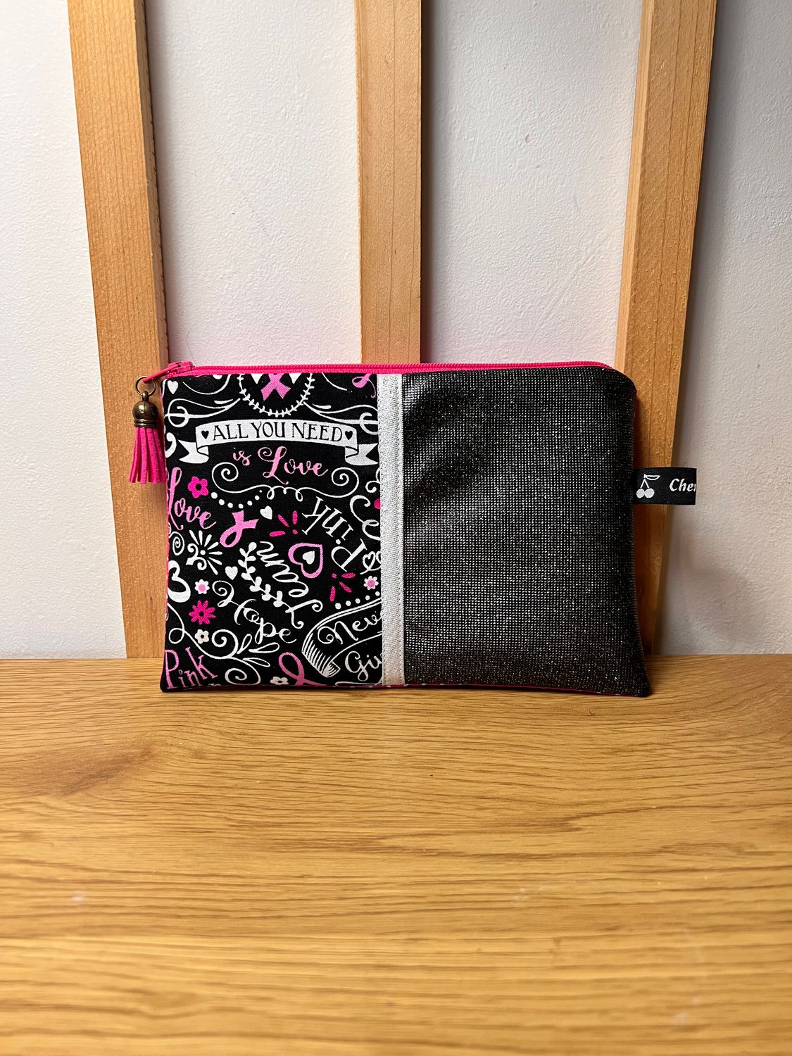 TROUSSE A TOUT série limitée "OCTOBRE ROSE" modèle #1