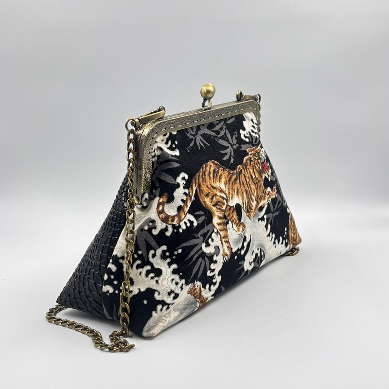 GRAND SAC A MAIN VINTAGE GRAND SAC A MAIN VINTAGE "TIGRE JAPONAIS - COBRA"