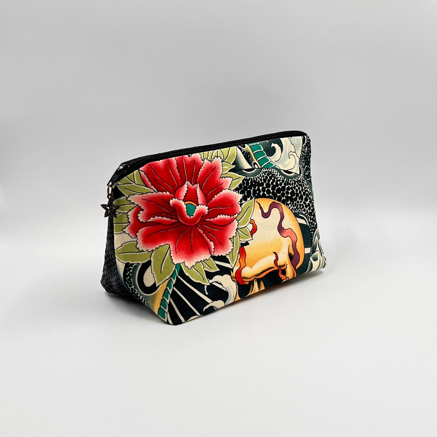 PETITE TROUSSE DE TOILETTE PETITE TROUSSE DE TOILETTE "TATTOO PIVOINE - COBRA"