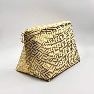 MOYENNE TROUSSE DE TOILETTE MOYENNE TROUSSE DE TOILETTE "SEIGAIHA BLANC - OR"