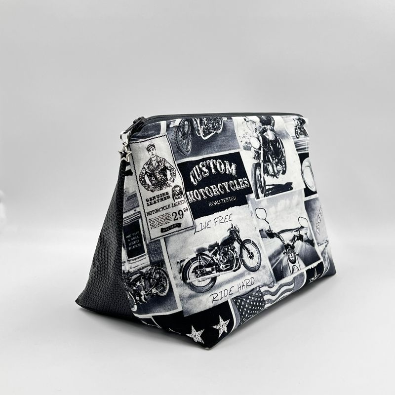 MOYENNE TROUSSE DE TOILETTE "CUSTOM MOTORCYCLES - CARBONE"