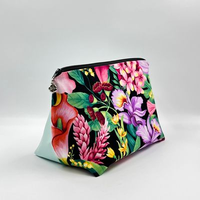 MOYENNE TROUSSE DE TOILETTE MOYENNE TROUSSE DE TOILETTE "FLEURS TROPICALES - VERT"