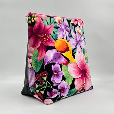 GRANDE TROUSSE DE TOILETTE GRANDE TROUSSE DE TOILETTE "FLEURS TROPICALES - NOIR LISSE"