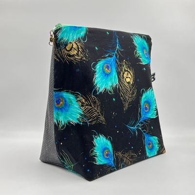 GRANDE TROUSSE DE TOILETTE GRANDE TROUSSE DE TOILETTE "PLUMES DE PAON - PAILLETTES"