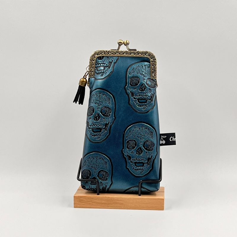 ETUI A LUNETTES VINTAGE ETUI A LUNETTES VINTAGE "SKULL BLEU - ROCK PAILLETTES"
