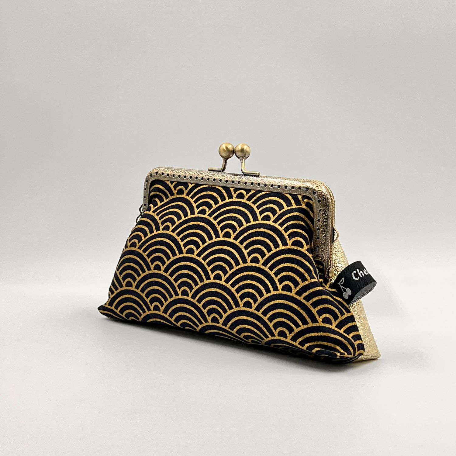 GRAND ​PORTE MONNAIE VINTAGE "SEIGAIHA NOIR - OR"