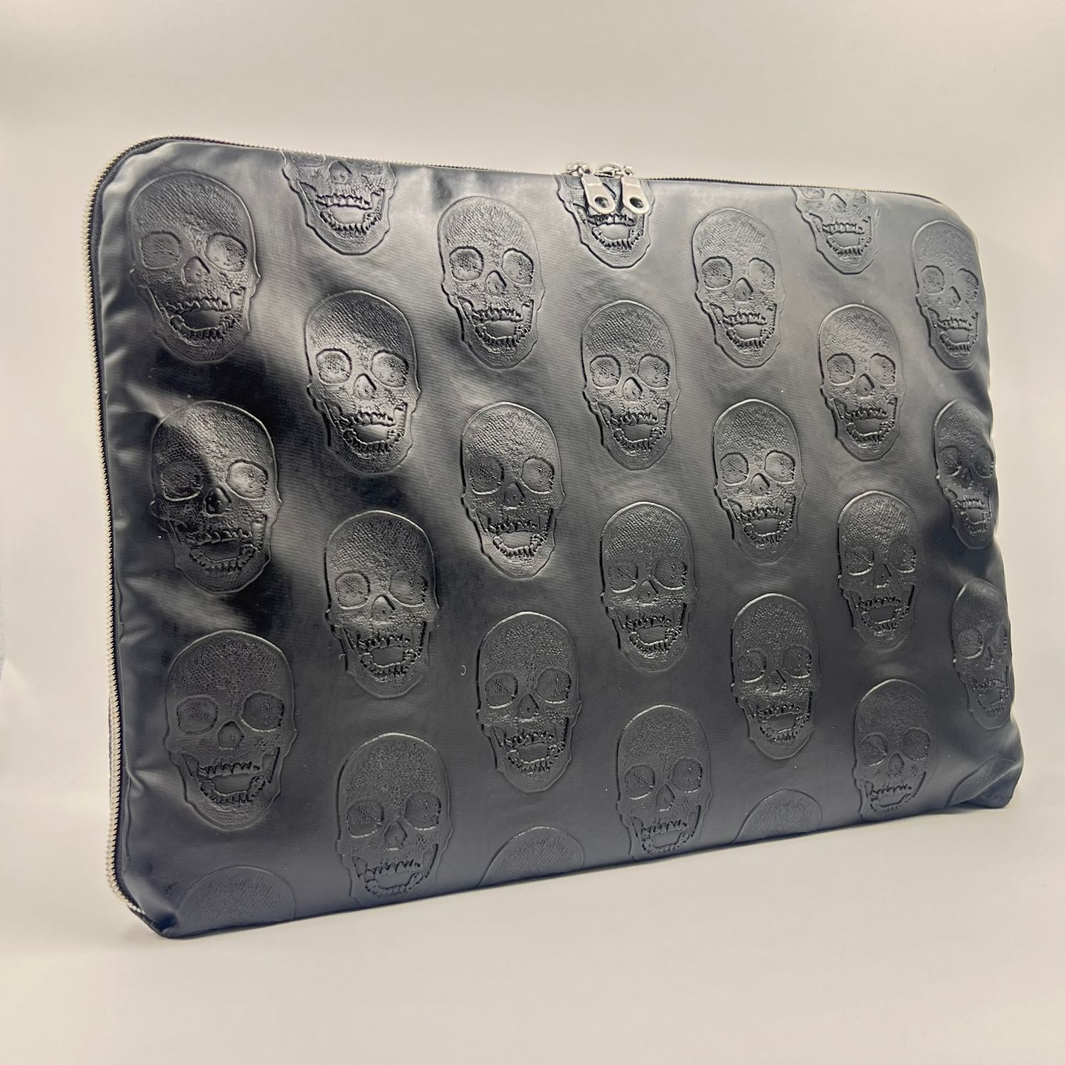 HOUSSE 15 POUCES HOUSSE 15 POUCES "SKULL NOIR - CARBONE"