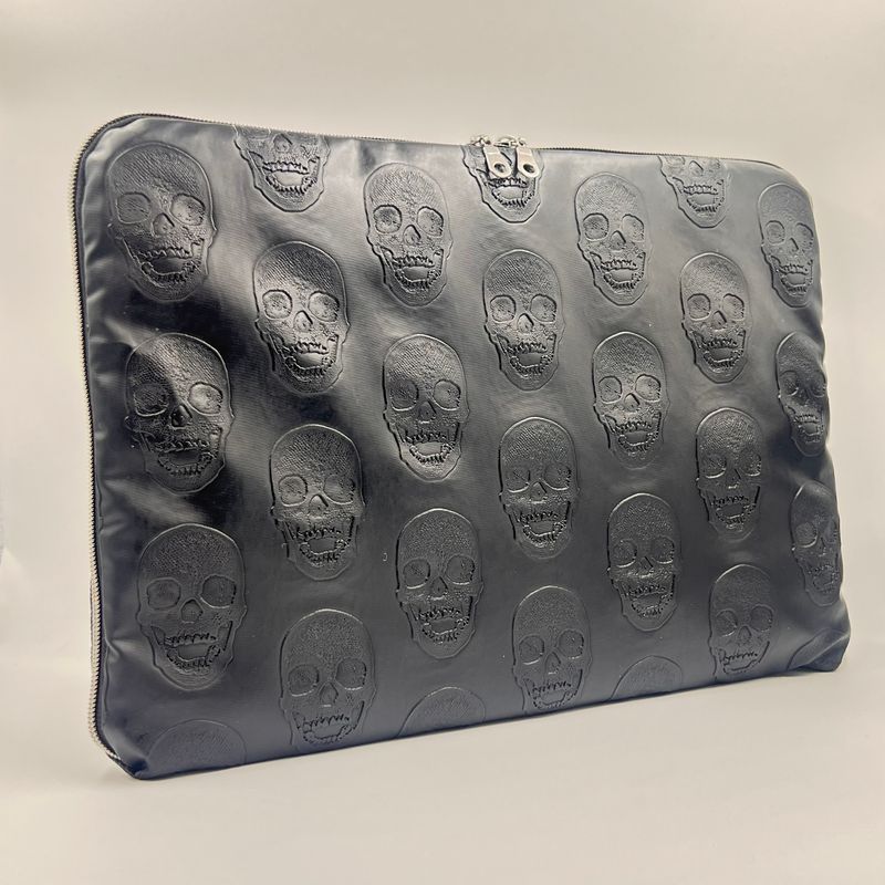 HOUSSE 15 POUCES "SKULL NOIR - CARBONE"