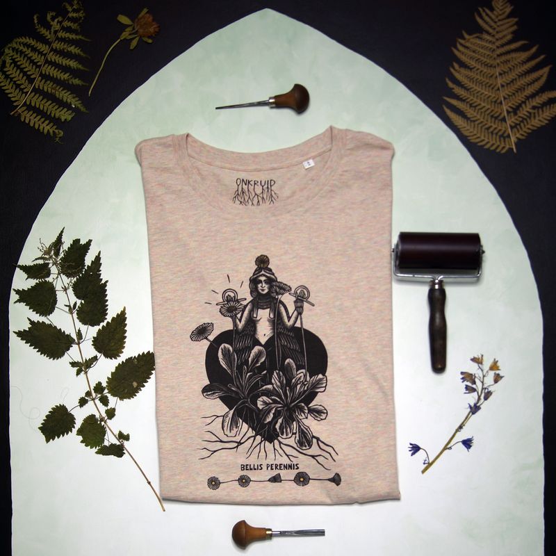 #7 Bellis Perennis/ Cream pink women's T-shirt