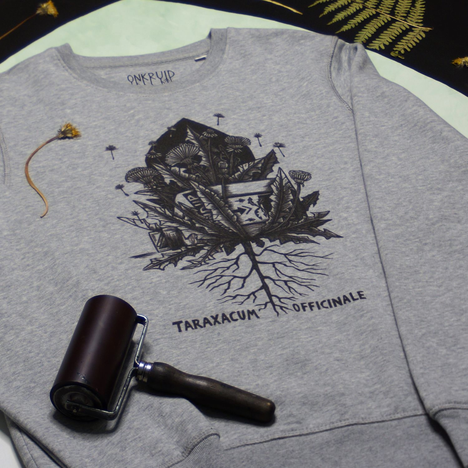 #5 Taraxacum officinale / unisex sweater