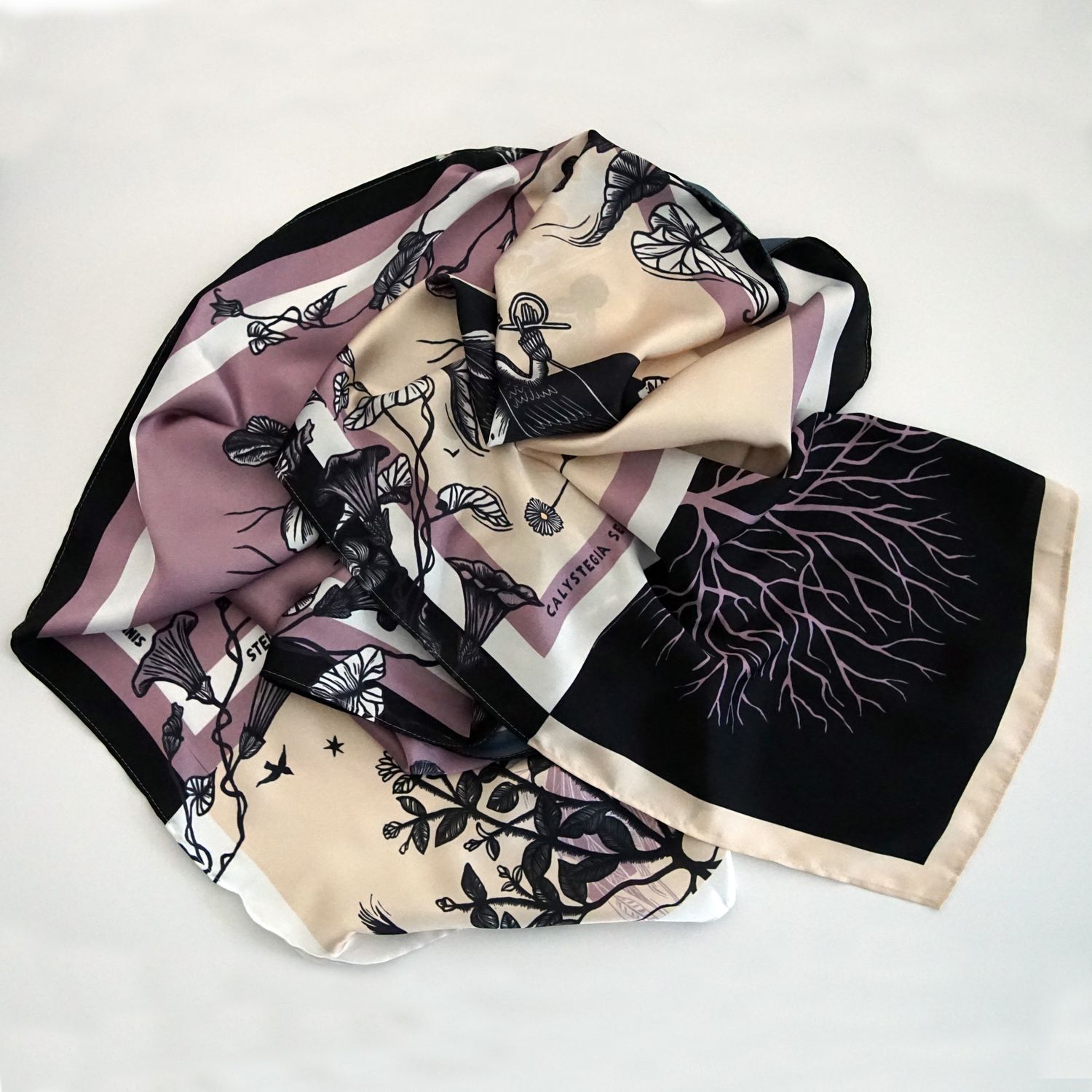 Satin scarf / Daisy &amp; birdfoot