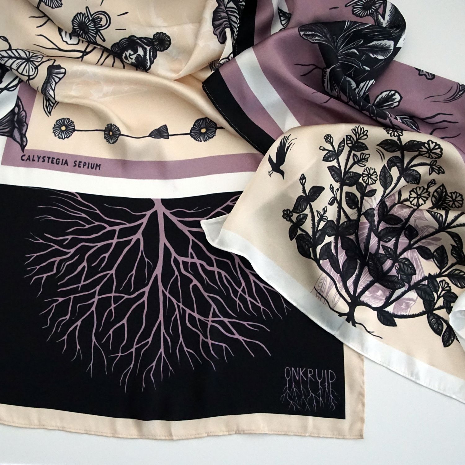 Satin scarf / Daisy &amp; birdfoot