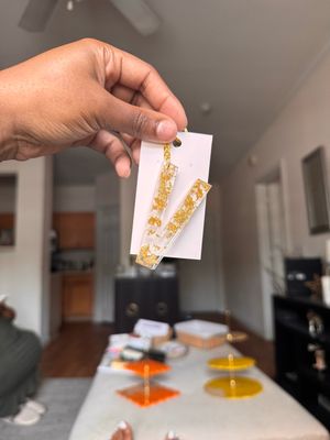 “V” Keychain