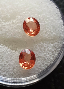 PADPARADSCHA SAPPHIRES 1.2ct 5.5×4.5mm VVS FROM CEYLON MATCHING PAIR