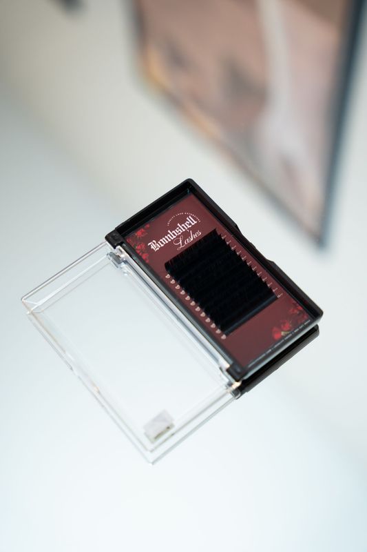 Bombshell Volume Lash Trays