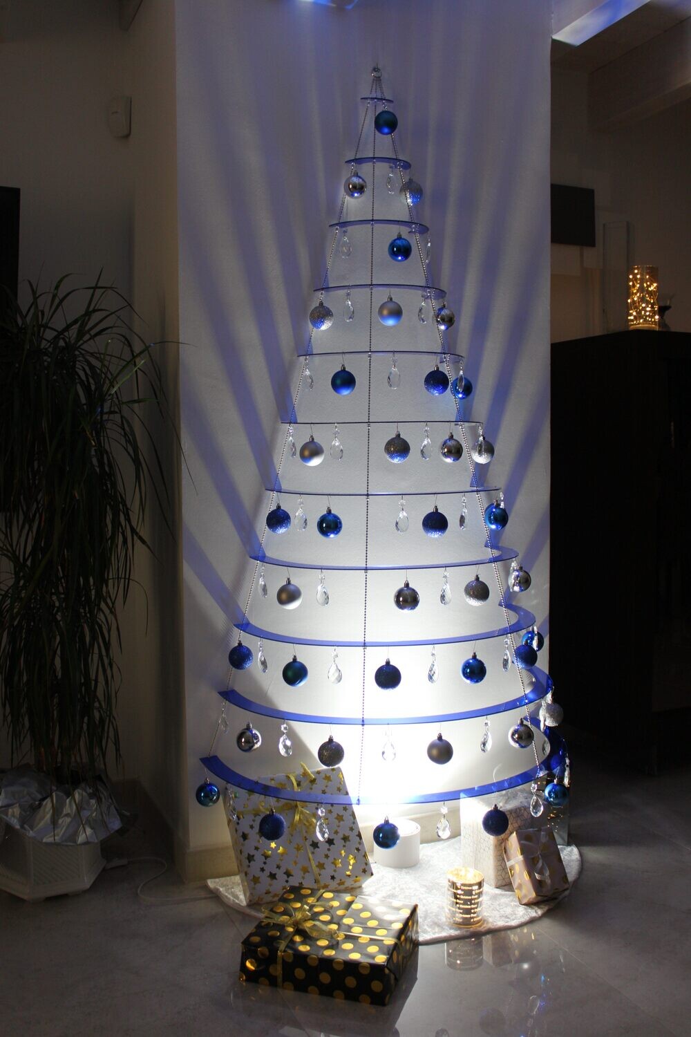 Albero Di Natale A Parete Decorato 200cm, Colore: Blu