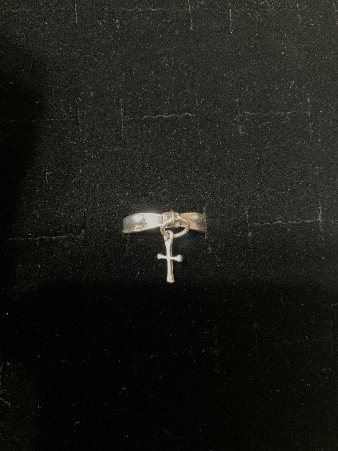 Dangle Cross Band Ring