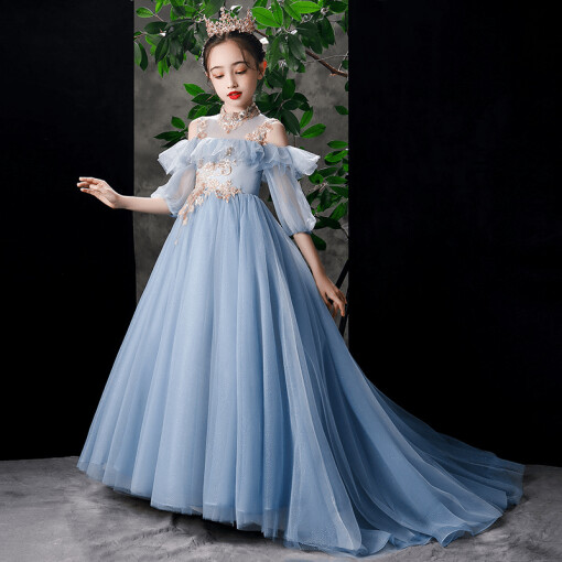 Cindy’s blue dress