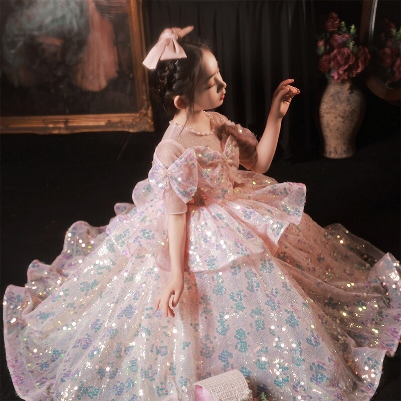 Aaliyah&#39;s dress