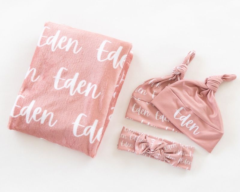 CUSTOMIZED FLEECE BLANKET SET