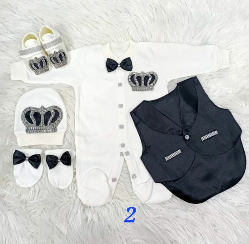 COMPLETE BABY BOYS SET WITH VEST