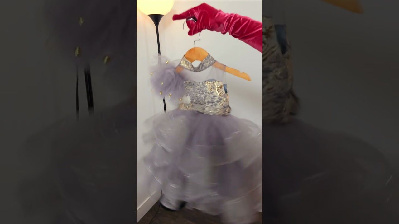 Zena&#39;s dress Grey and Gold